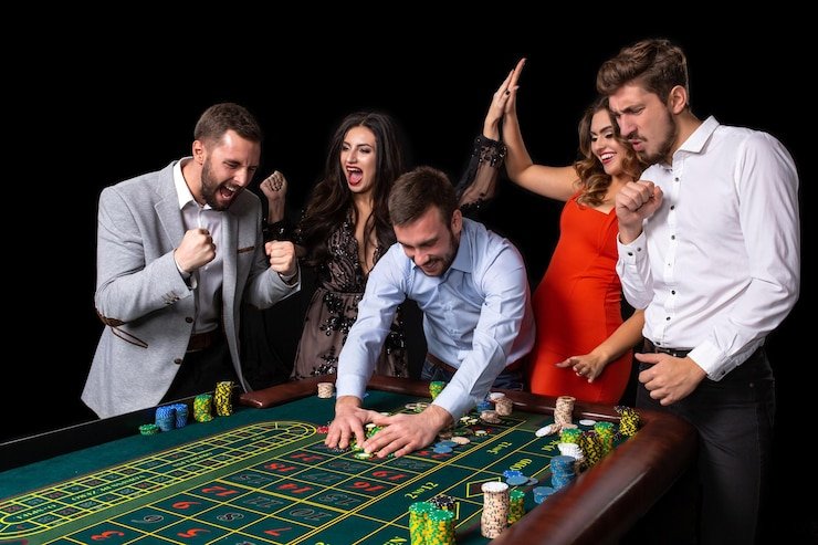 Antarmuka aplikasi mobile fortune 365 menampilkan pasar sportsbook dan kasino live